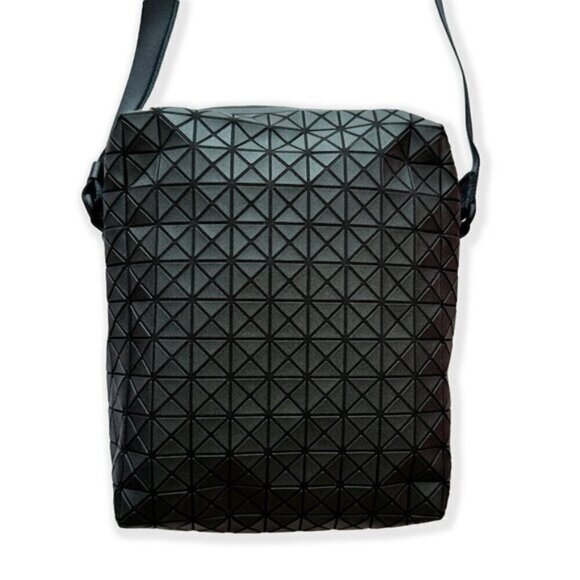 BAO BAO ISSEY MIYAKE Voyager One-Tone Black Crossbody Bag – Made in Japan - Picture 8 of 12